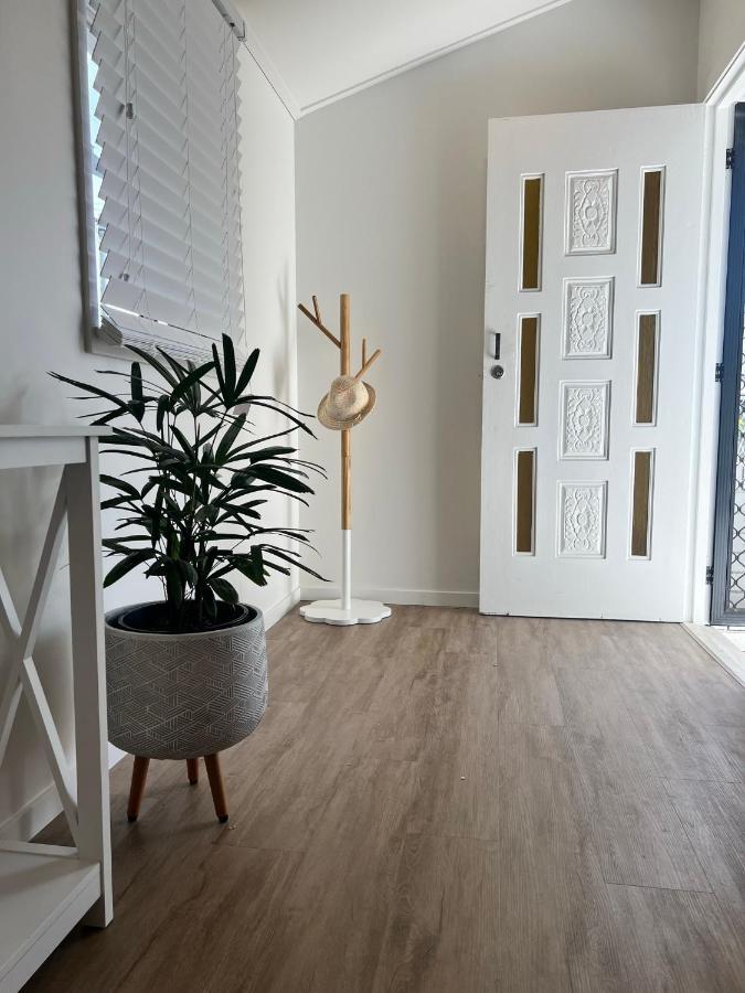 Comfortable Beach Home Скарборо Экстерьер фото