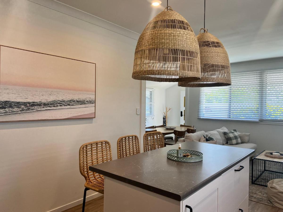 Comfortable Beach Home Скарборо Экстерьер фото